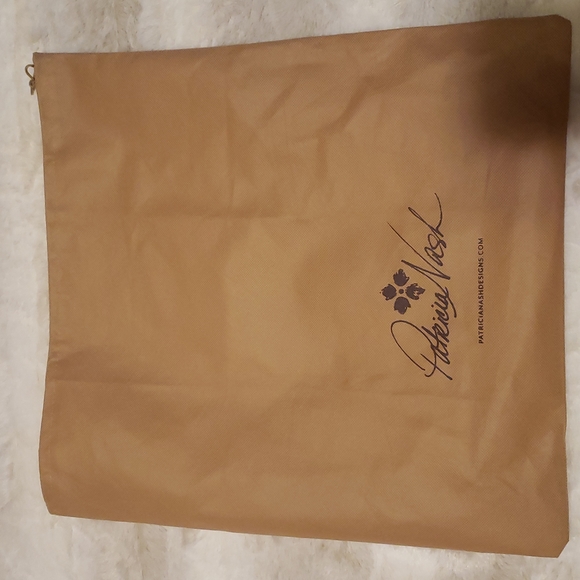 Patricia Nash Handbag,wallet and dust cover. - Picture 7 of 7